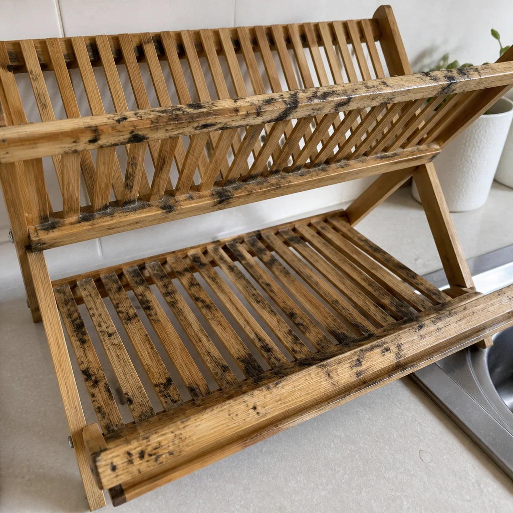 Comment nettoyer un égouttoir en bois ou bambou qui a noirci