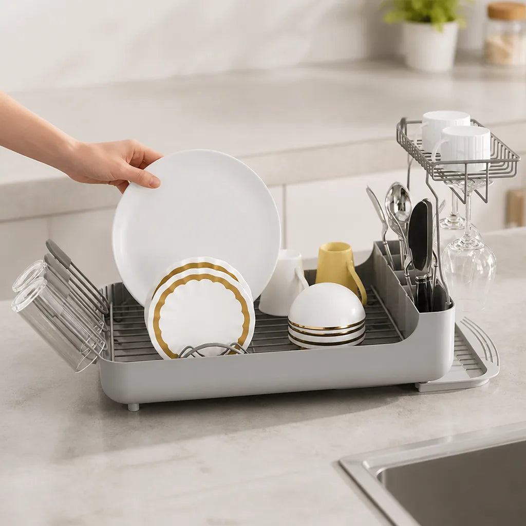 egouttoir-a-vaisselle-blanc-et-gris